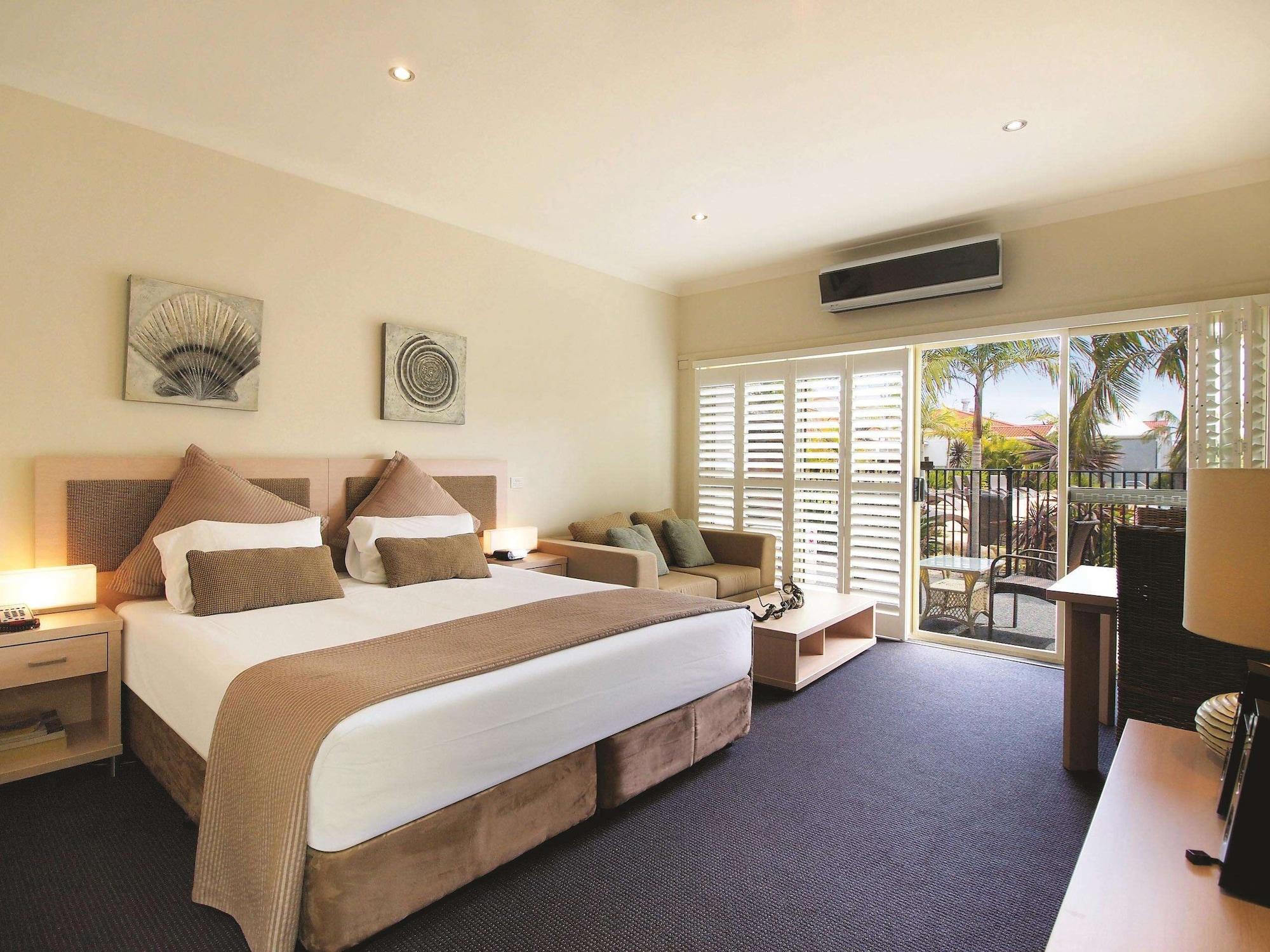 Oaks Port Stephens Pacific Blue